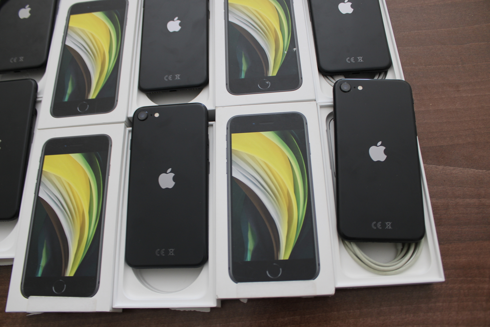 Iphone SE(2020) 128 GB 9