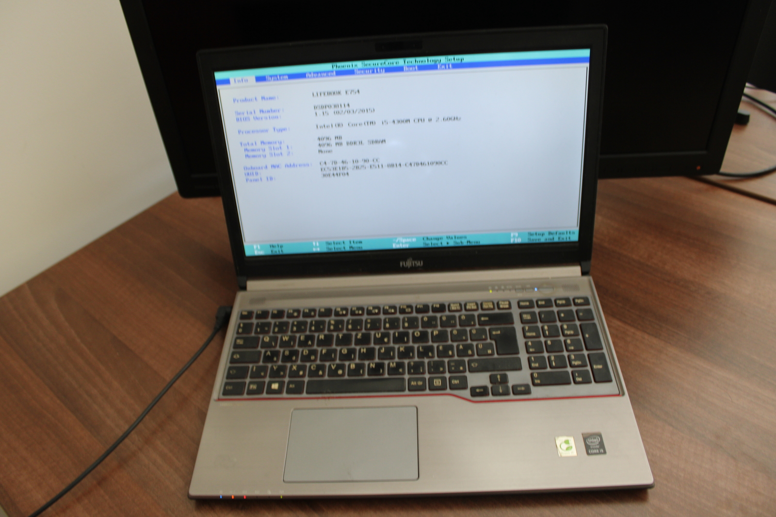 Fujitsu Lifebook E754