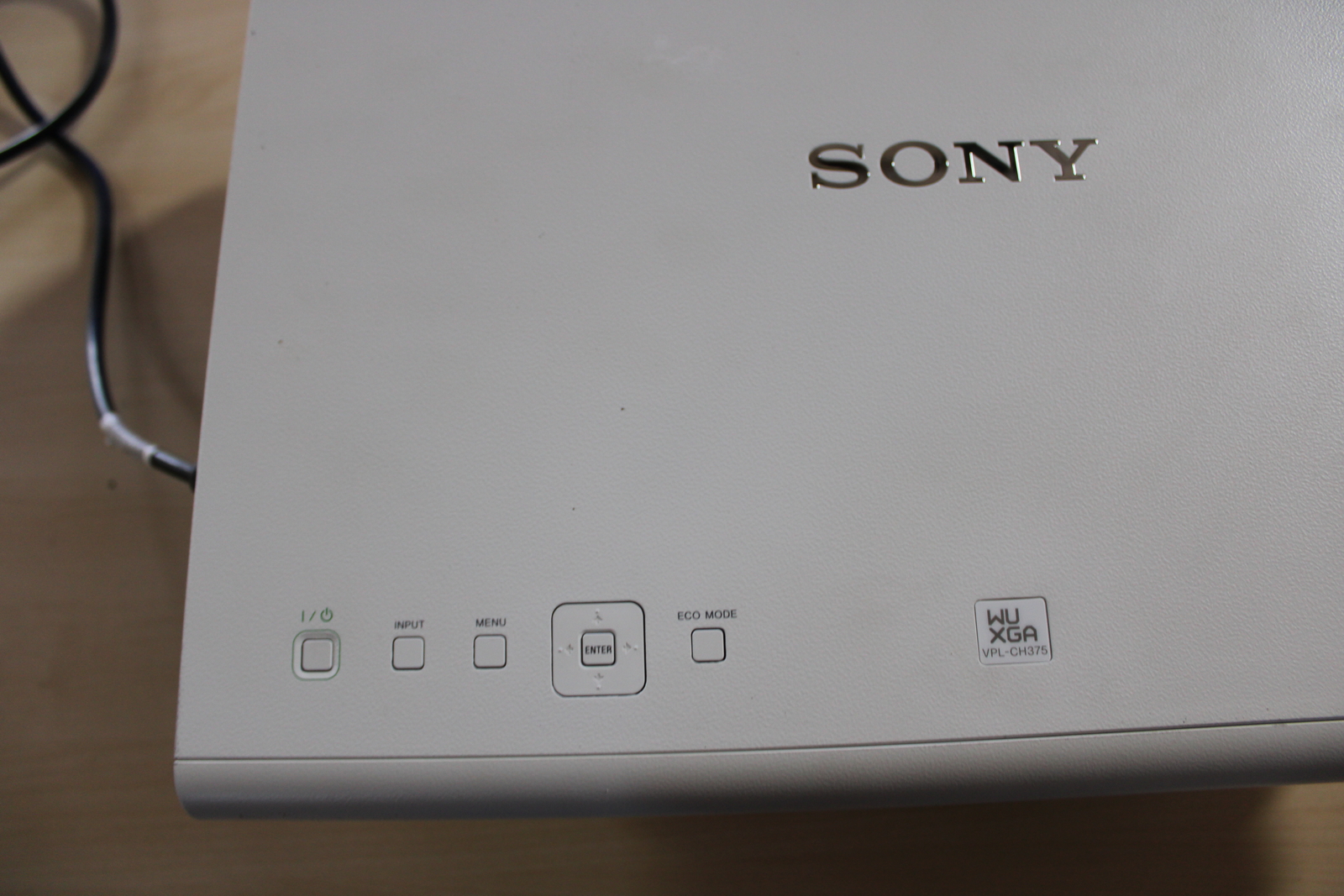 Sony VPL-CH375 projector 2