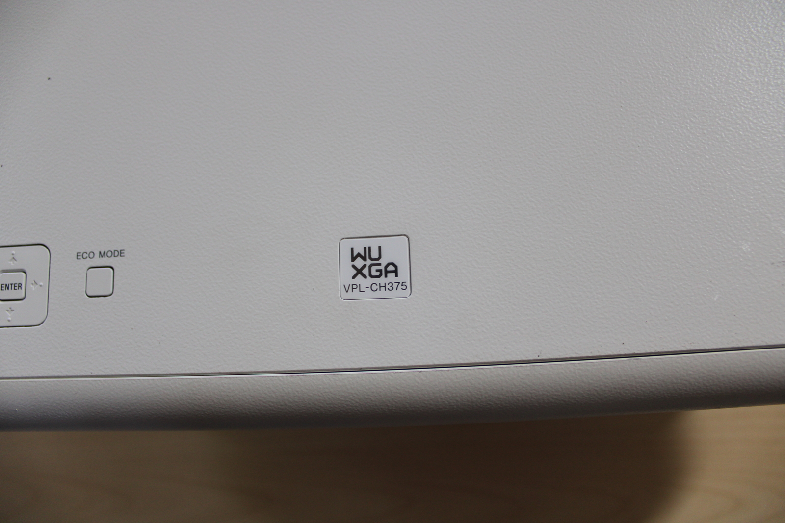 Sony VPL-CH375 projector 3