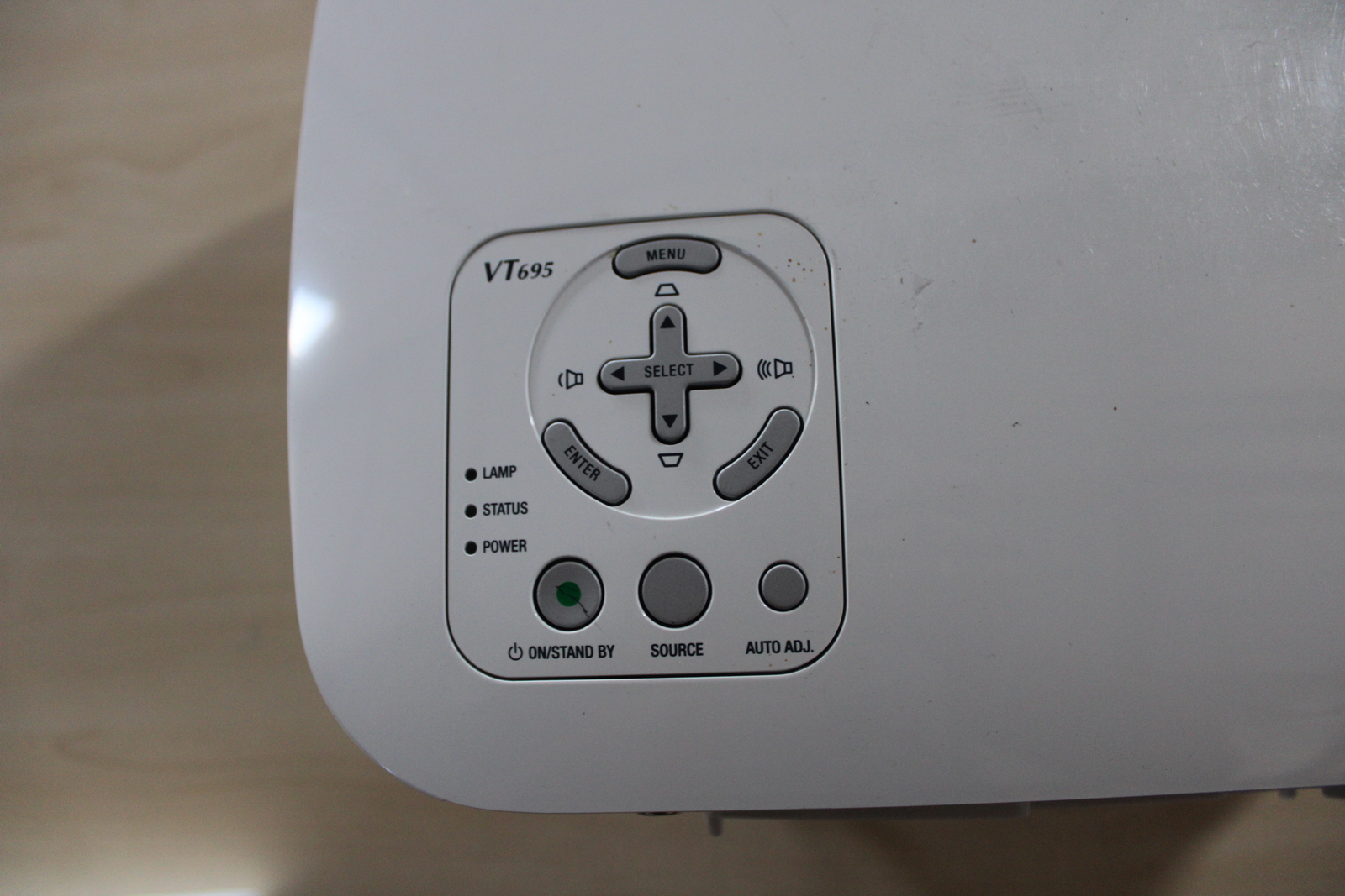 NEC VT 695 projector 2