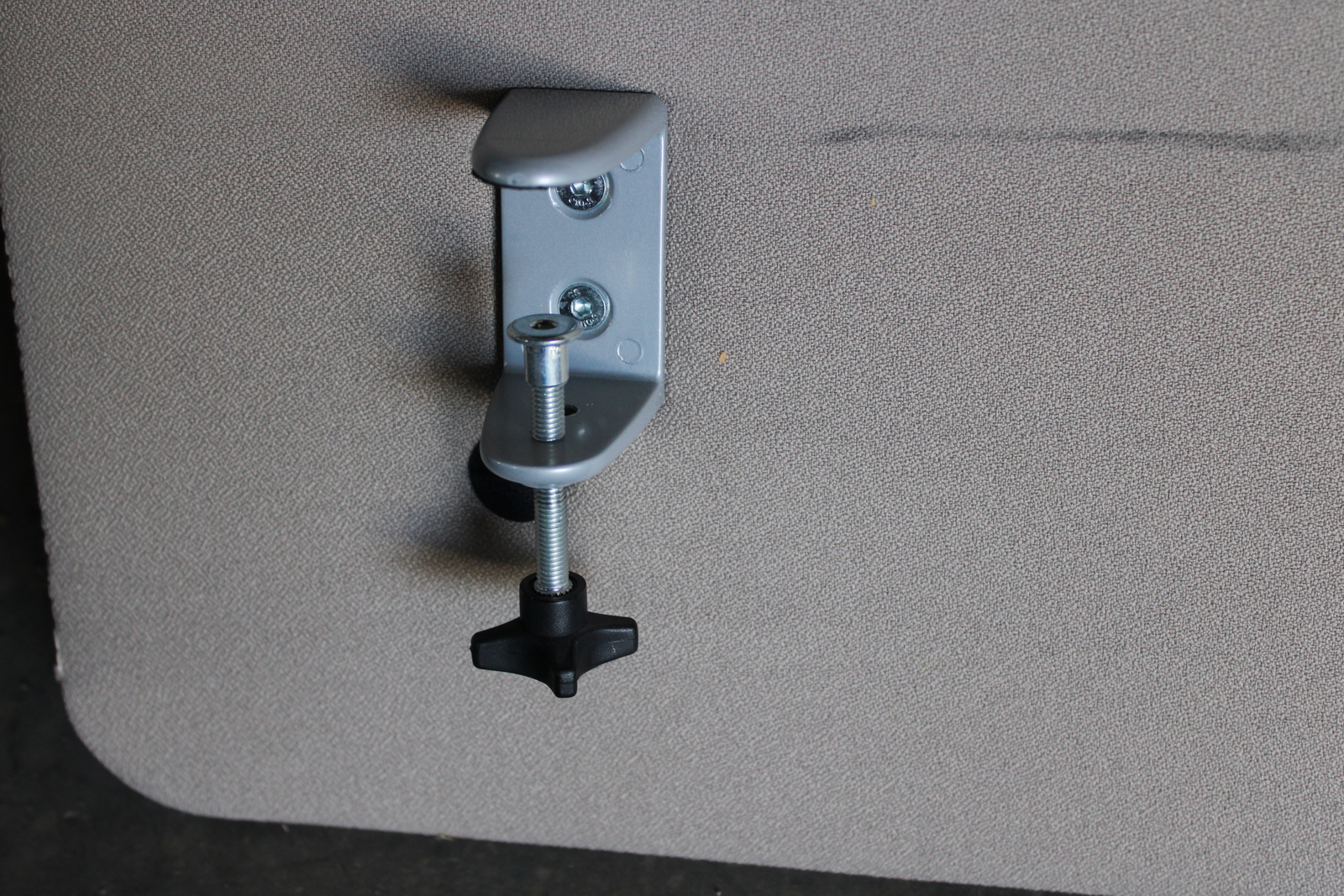 Table screen (short) 3