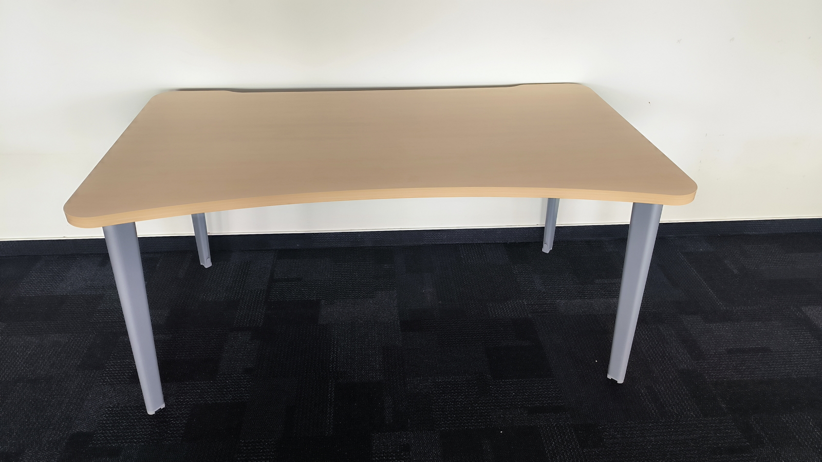 Desk (Steelcase Movida)