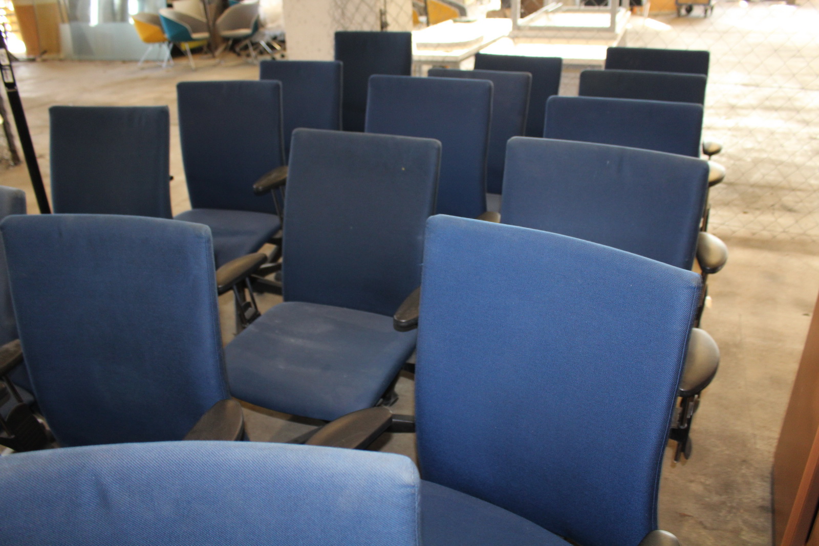 Görgős szék (kék-Comforto) 5