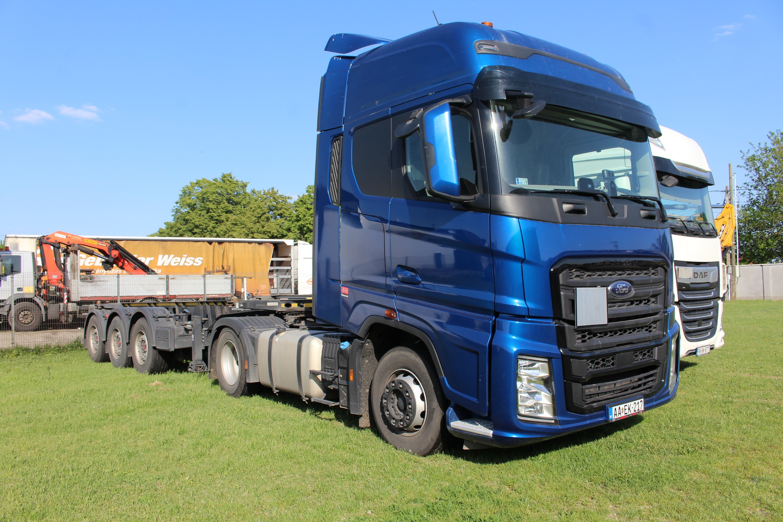 Nyergesvontató és pótkocsi 3