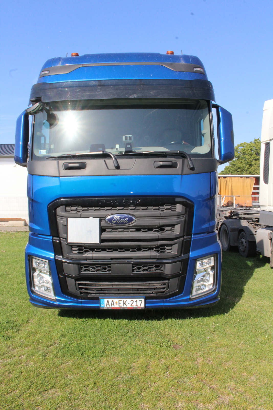 Nyergesvontató és pótkocsi 4