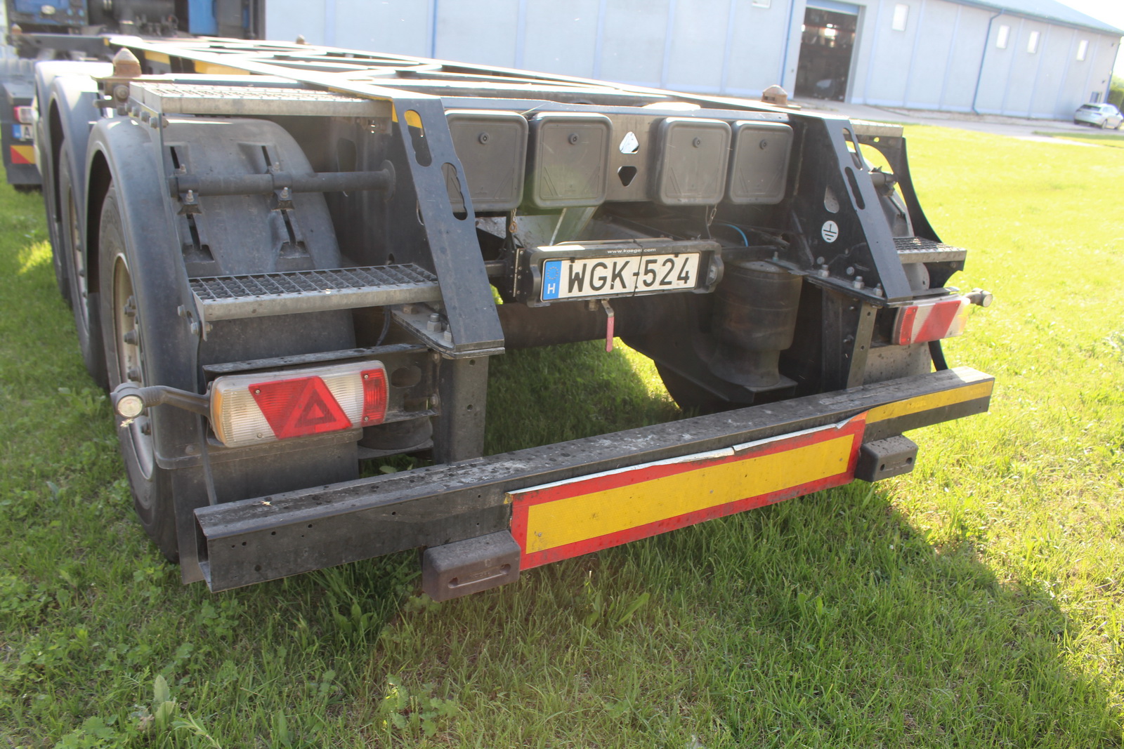 Nyergesvontató és pótkocsi 7