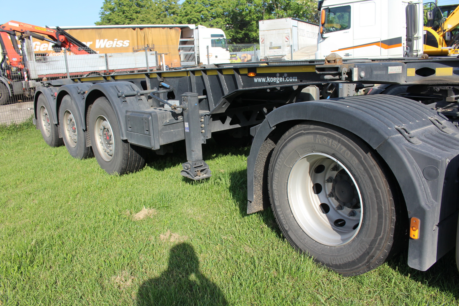 Nyergesvontató és pótkocsi 16