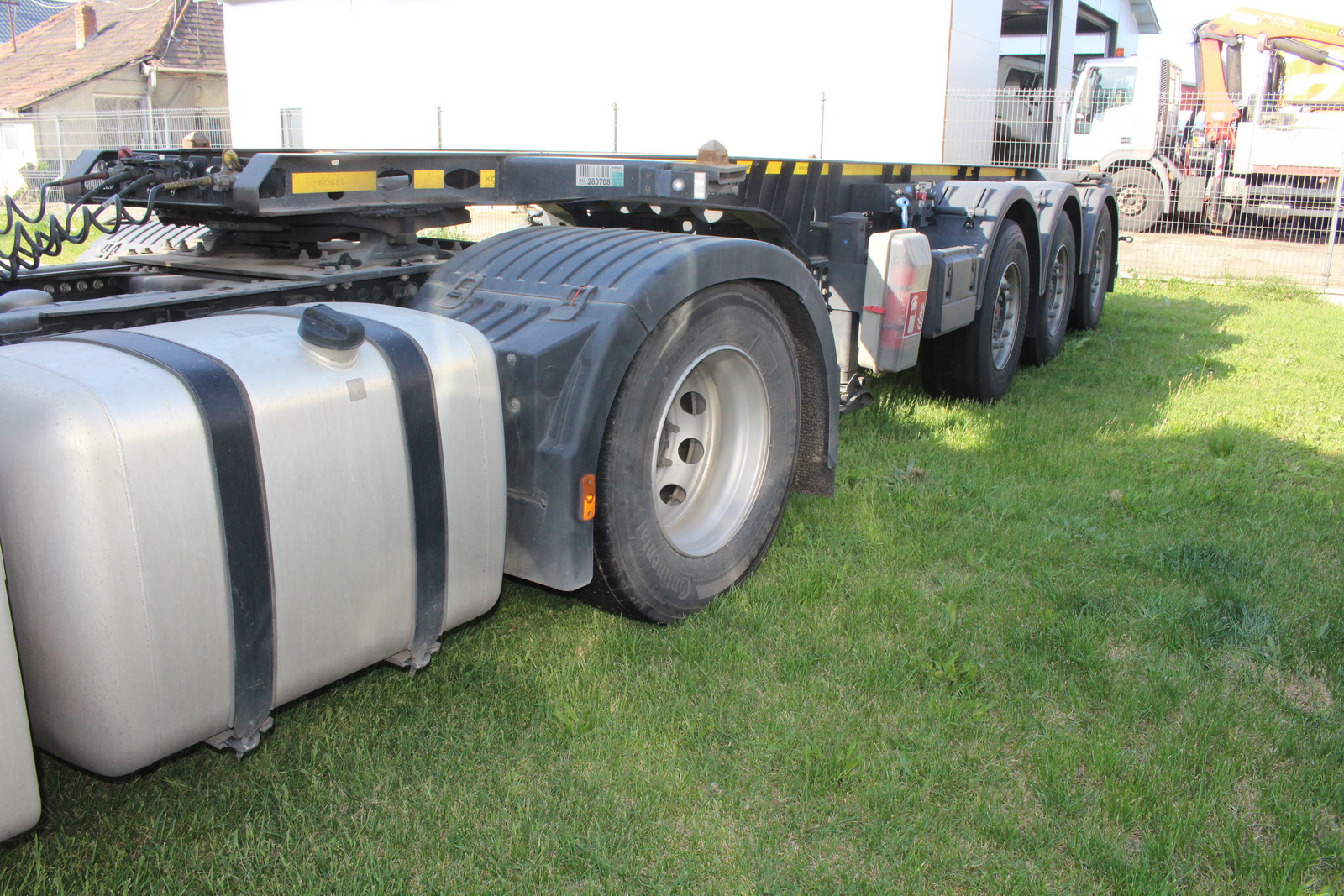 Nyergesvontató és pótkocsi 17