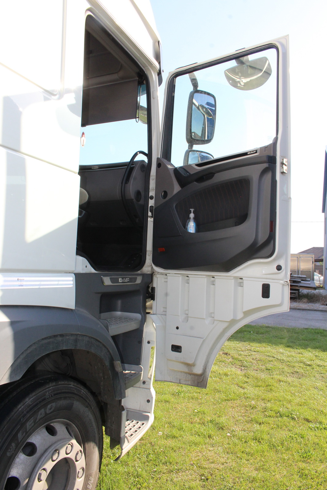 Nyergesvontató és pótkocsi 8