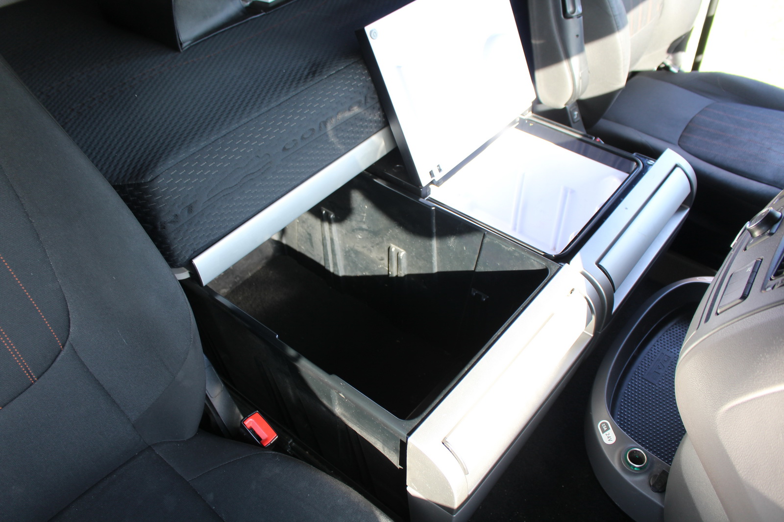 Nyergesvontató és pótkocsi 12