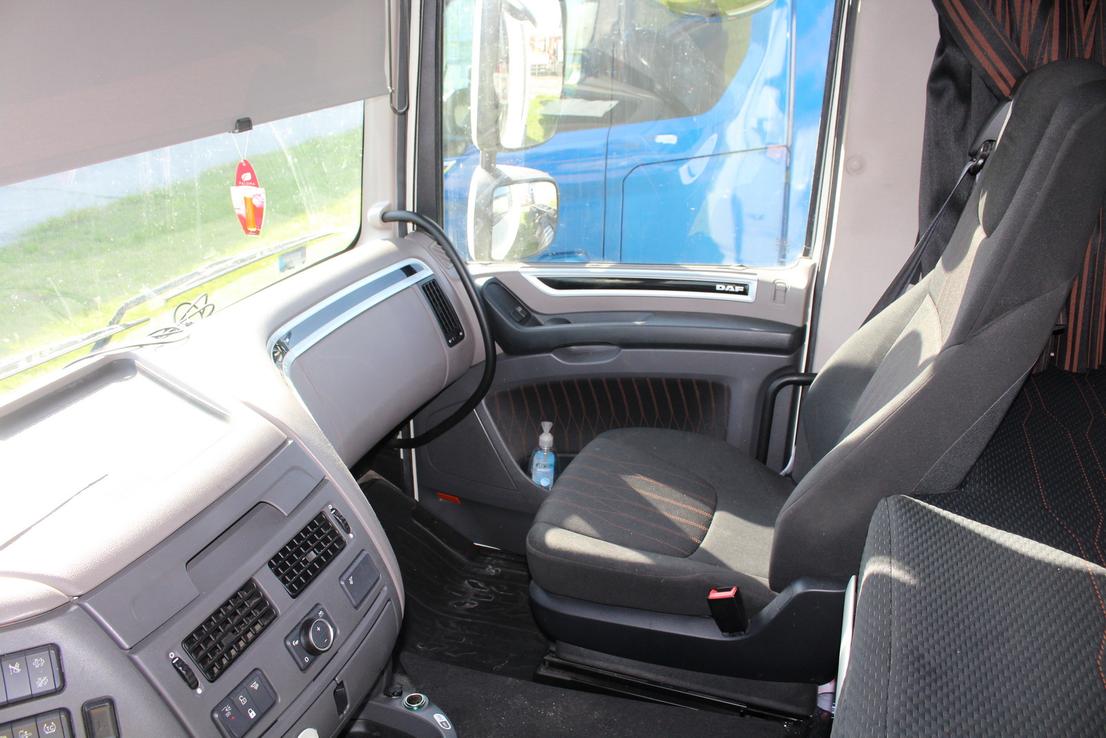 Nyergesvontató és pótkocsi 16