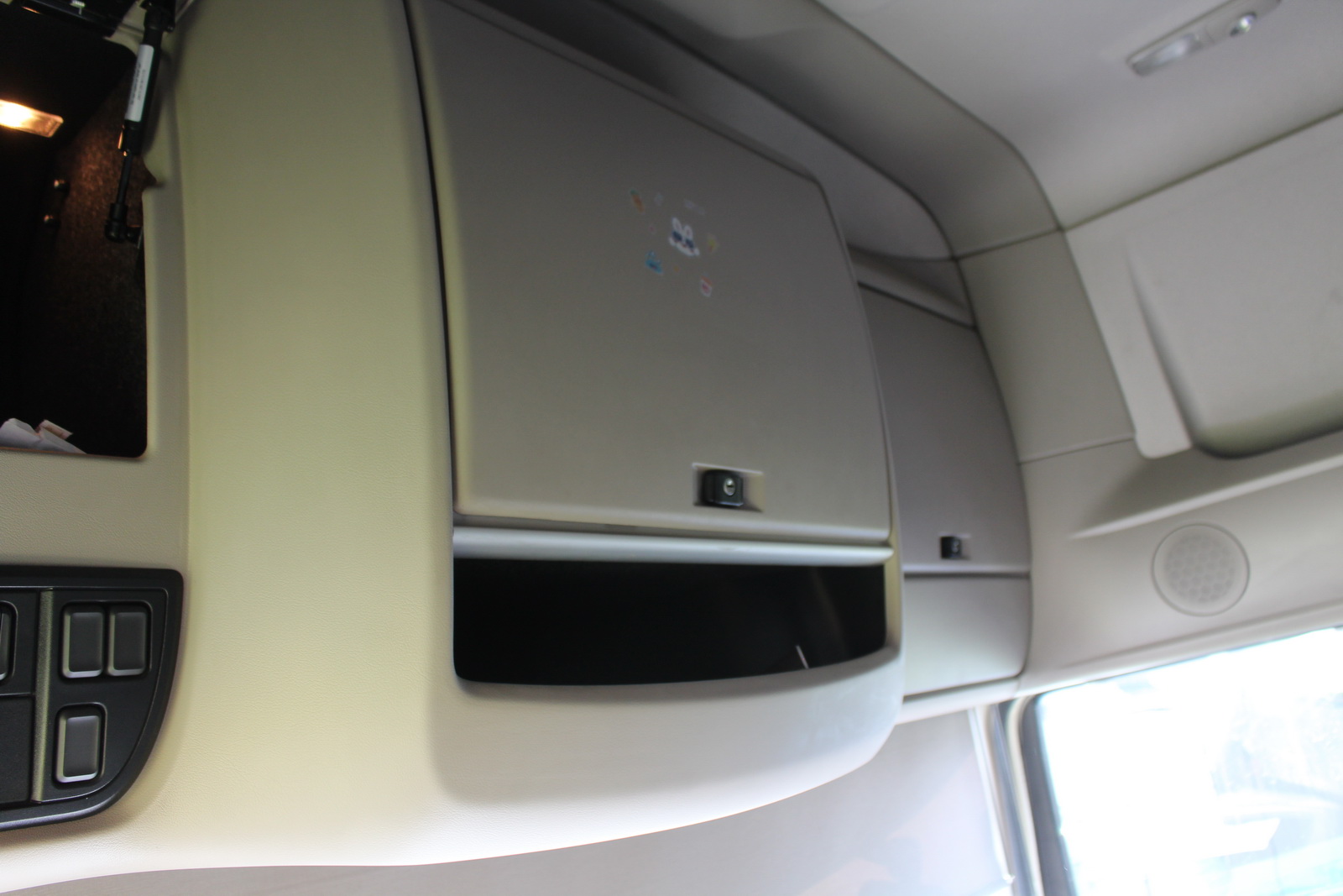 Nyergesvontató és pótkocsi 18