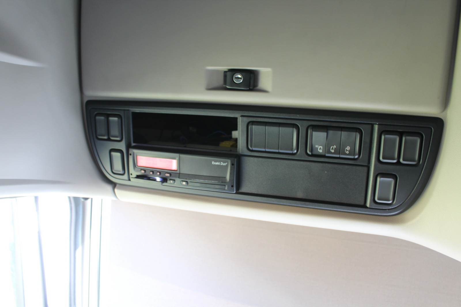 Nyergesvontató és pótkocsi 19