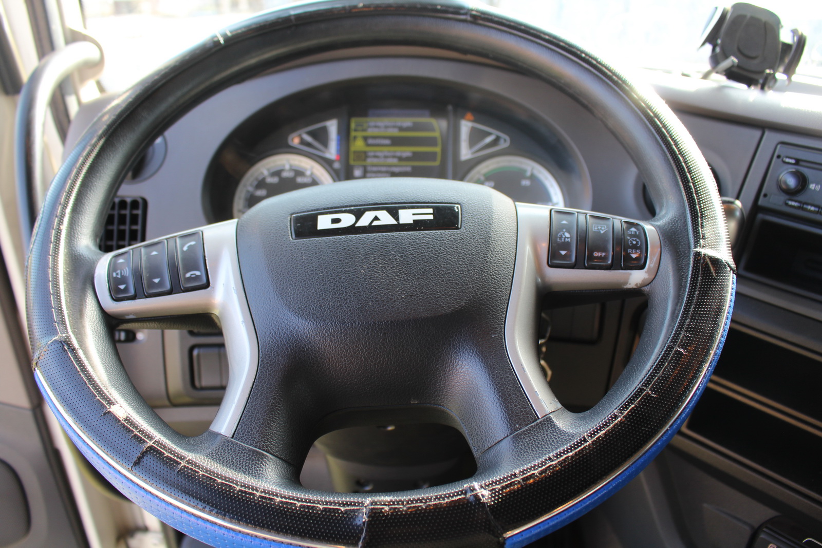 Nyergesvontató és pótkocsi 22