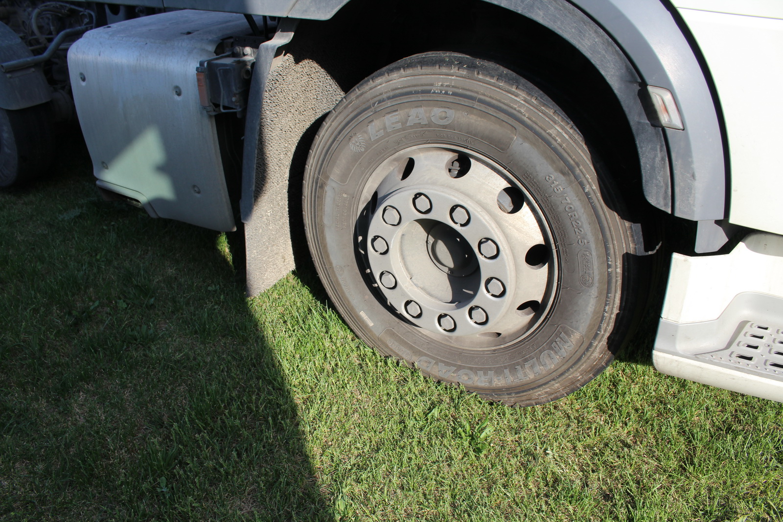 Nyergesvontató és pótkocsi 24