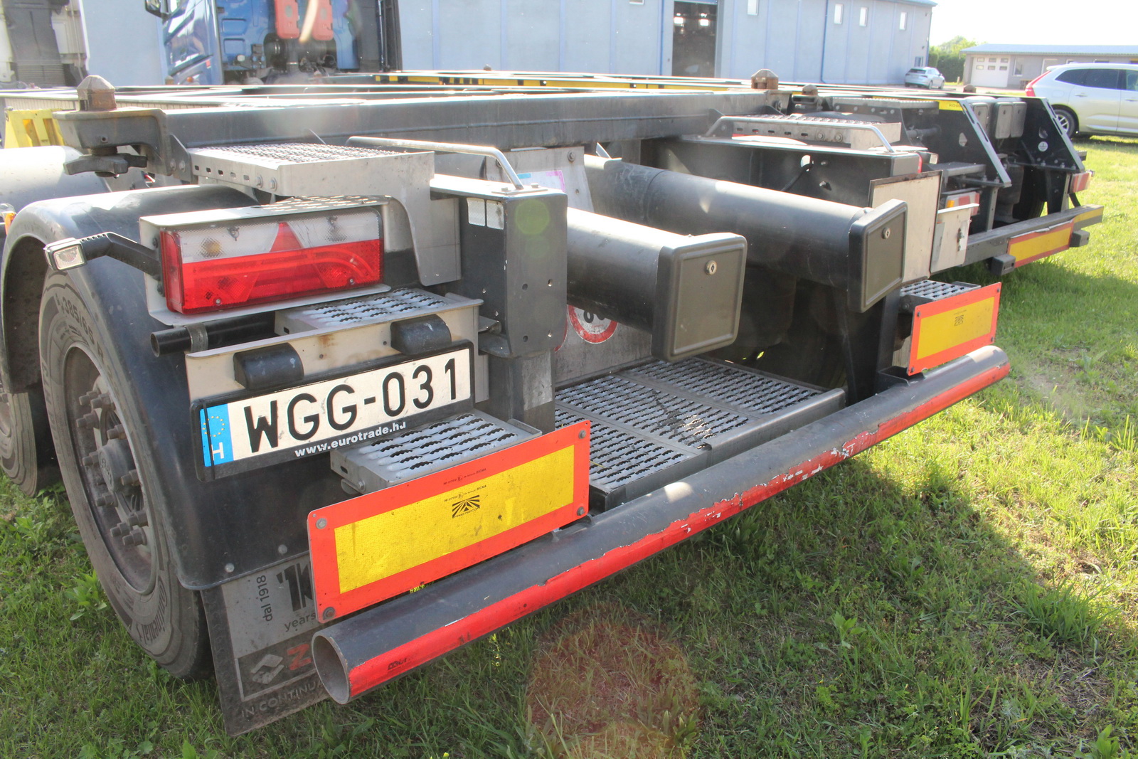 Nyergesvontató és pótkocsi 27