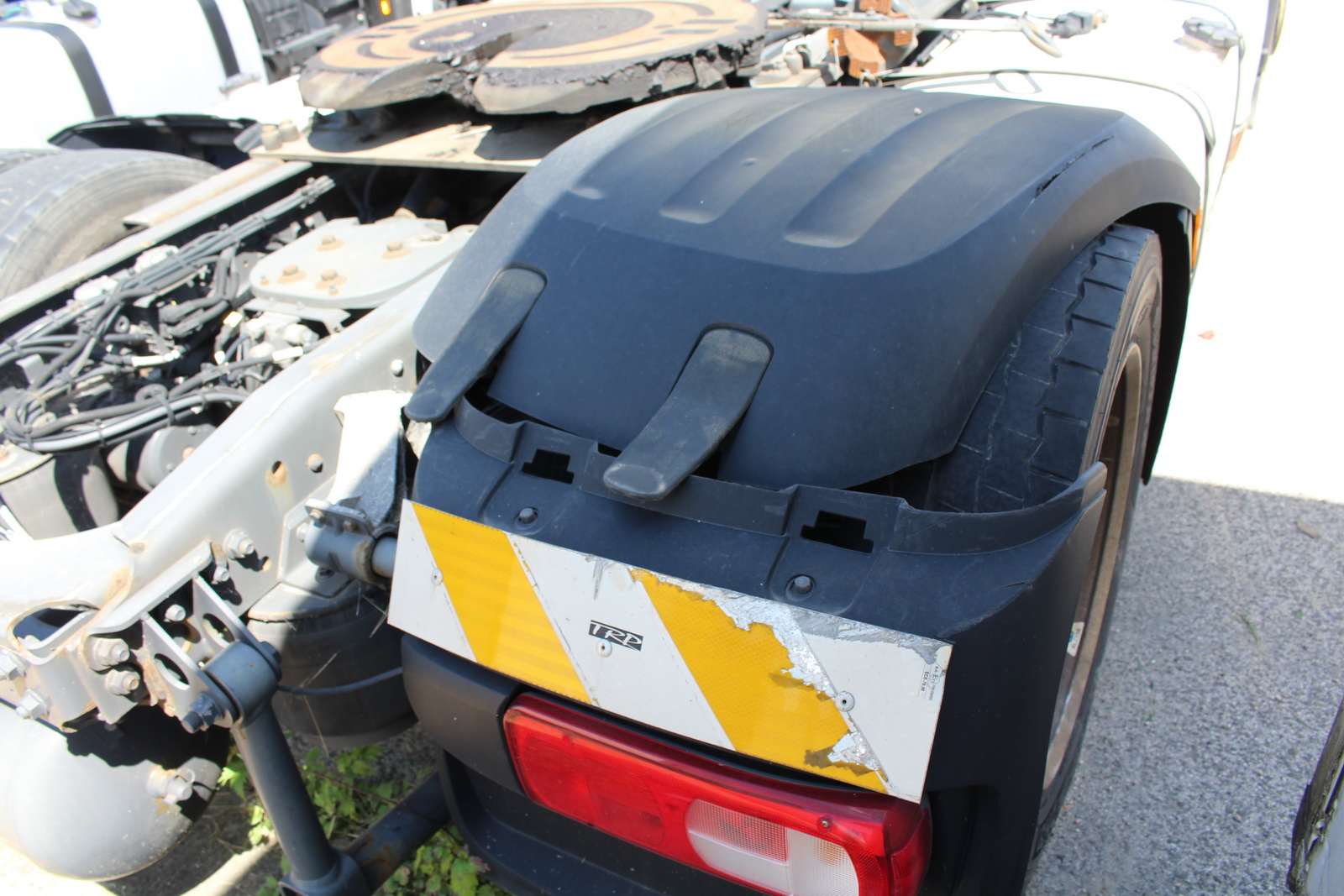 Nyergesvontató-DAF XF480FT 13