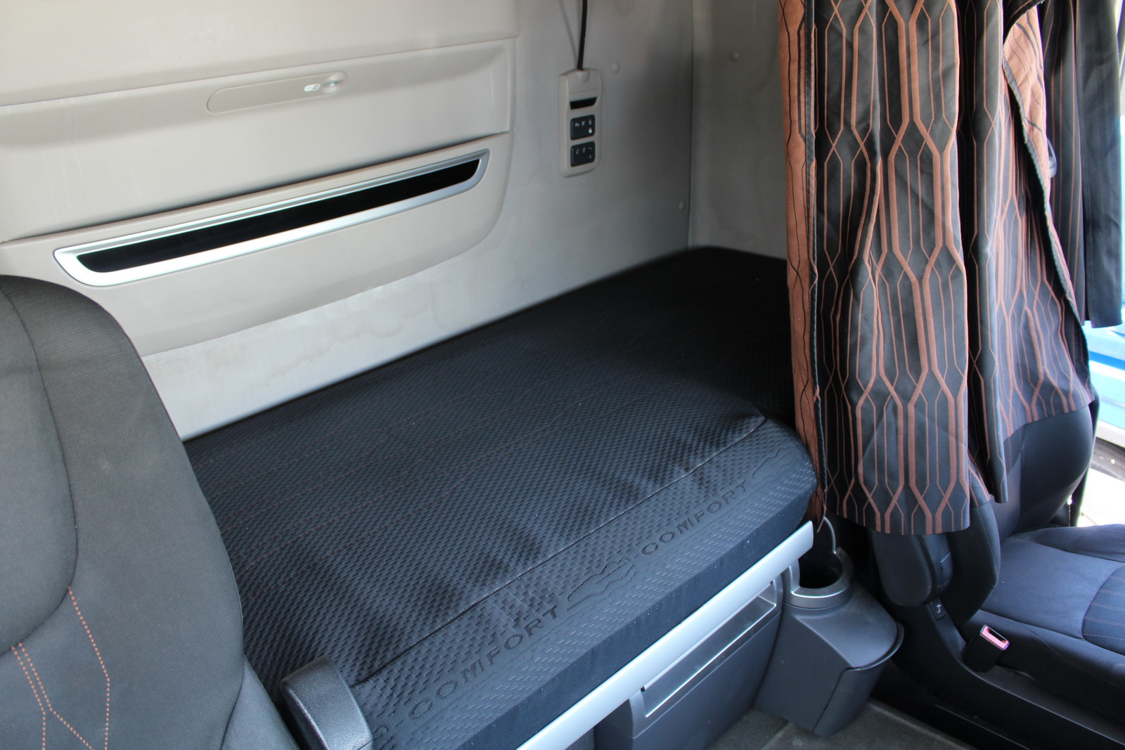 Nyergesvontató-DAF XF480FT 23