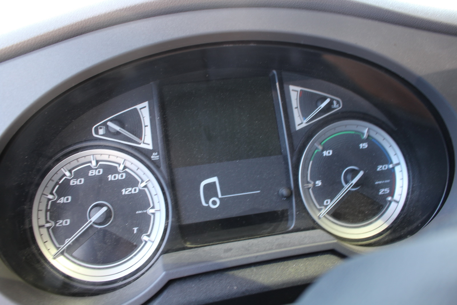 Nyergesvontató-DAF XF480FT 36