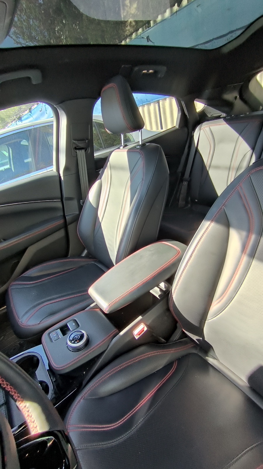 Ford Mustang MACH-E személygépjármű 19