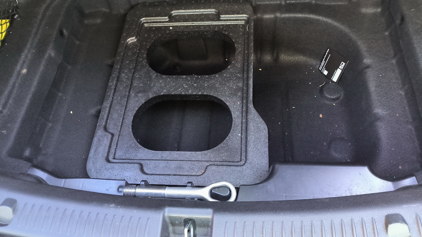 Mercedes-Benz E200 4Matic személygépjármű 22