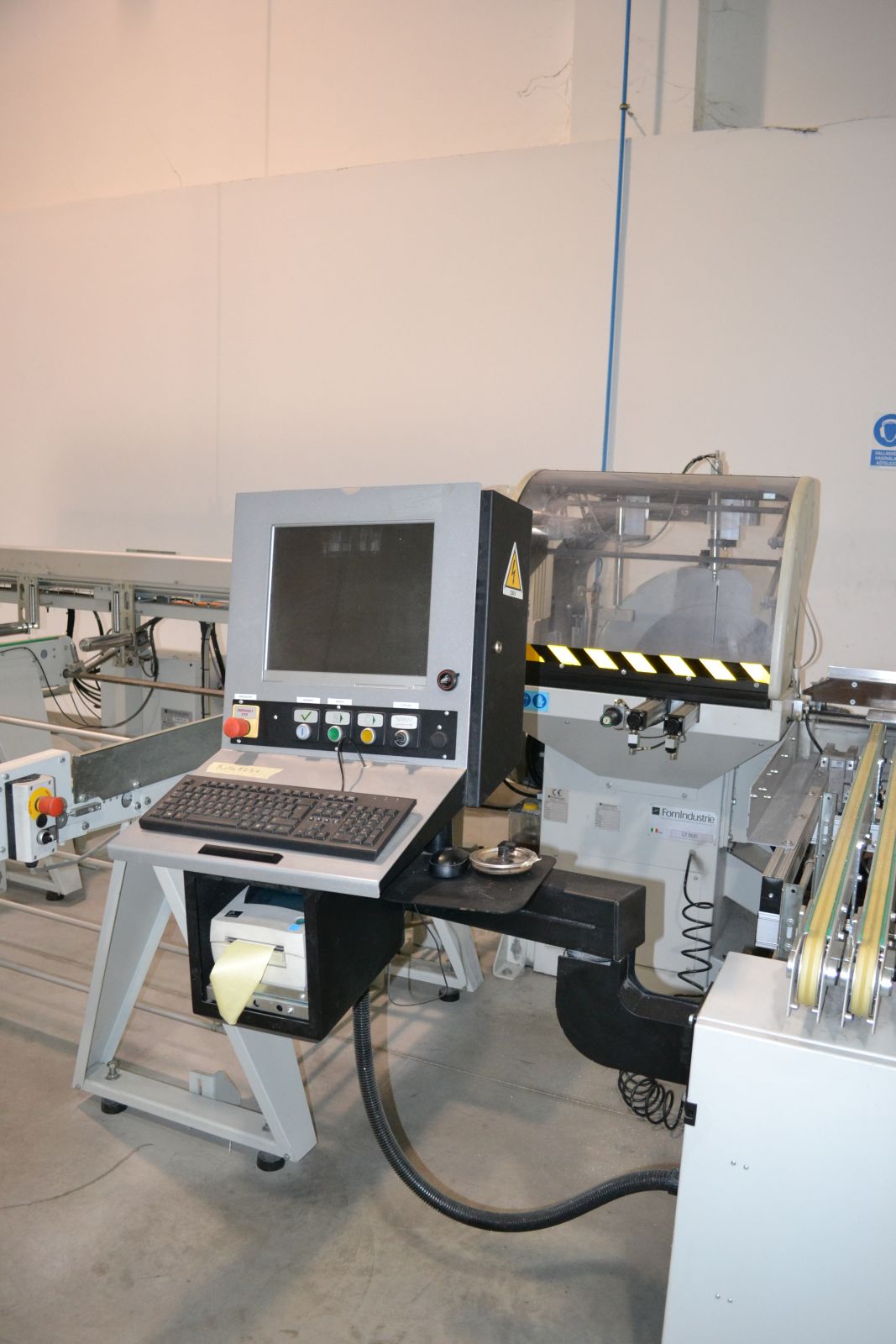 Darabológép behordóasztallal 4