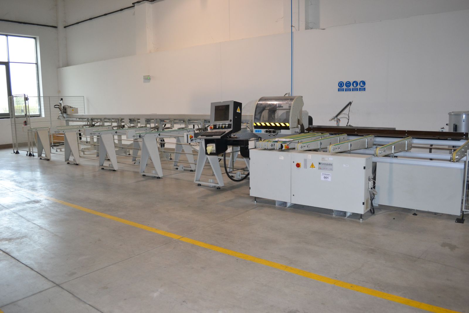 Darabológép behordóasztallal 21