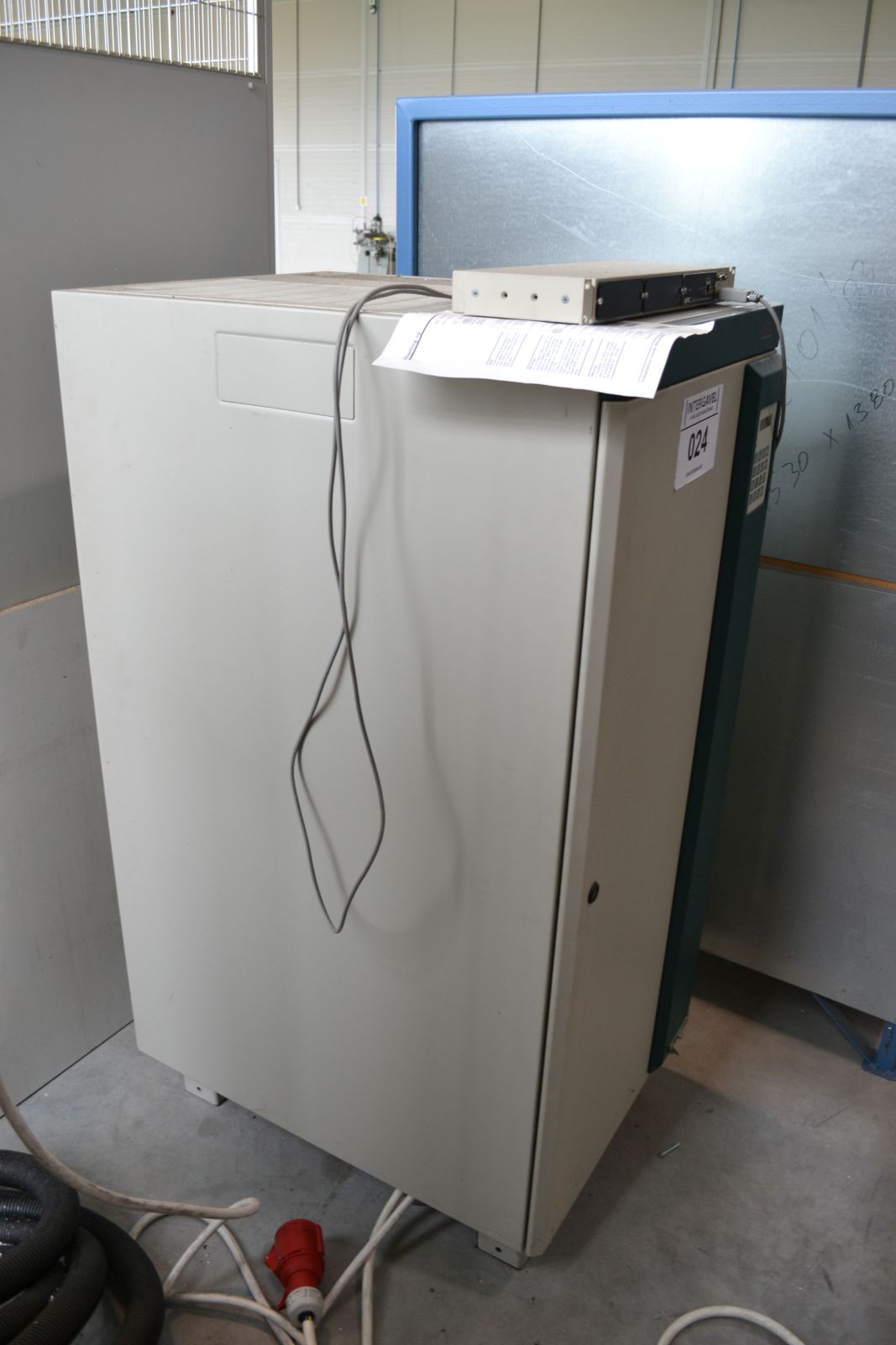 Szünetmentes táp 4