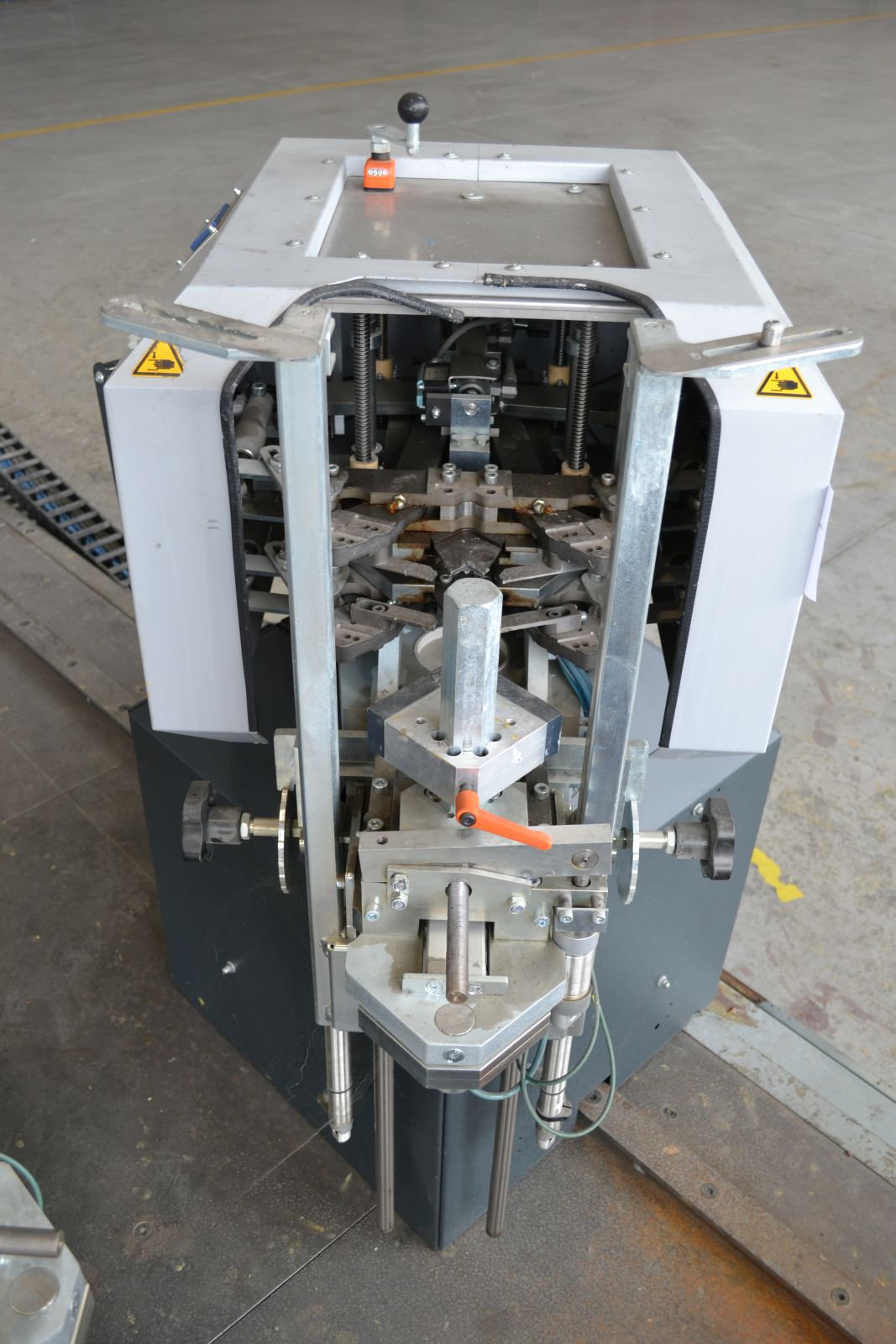 4 fejes sarokrogyasztógép 8