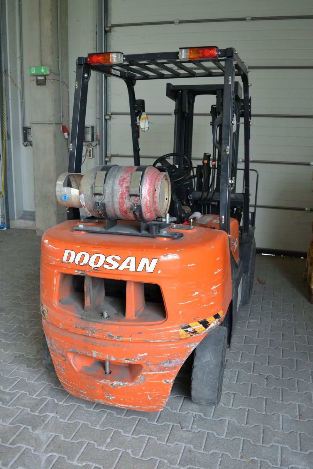 Homlokvillás targonca 9