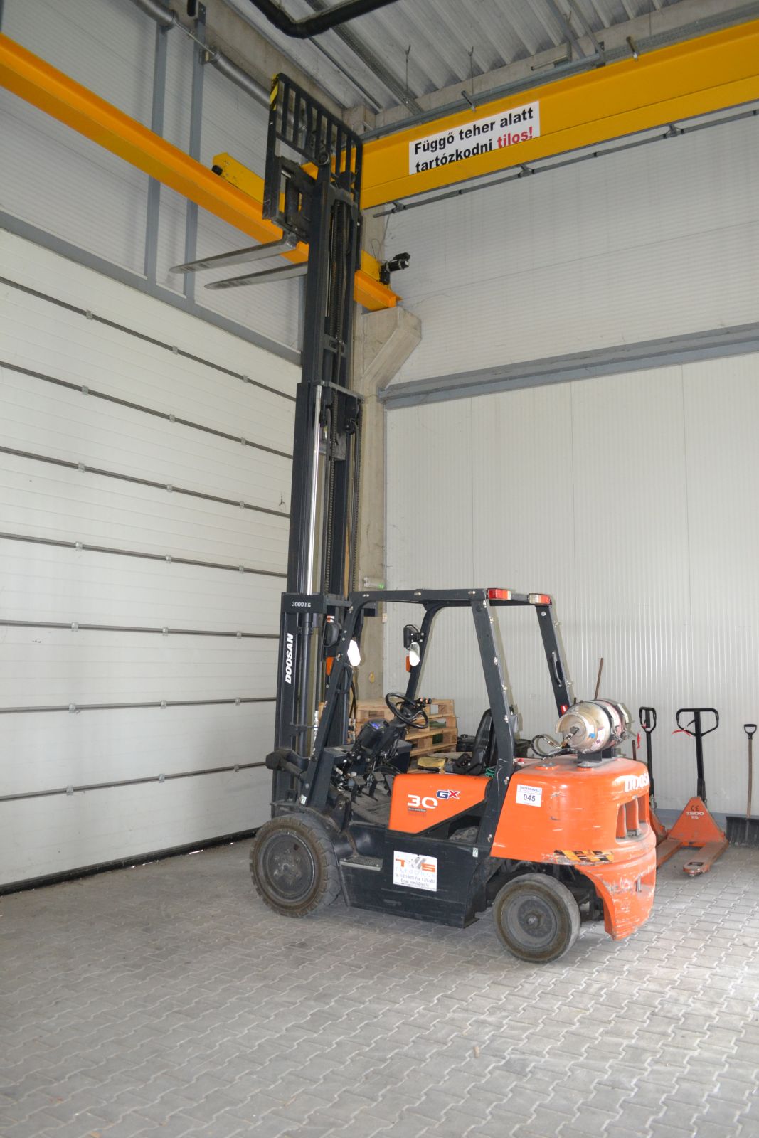 Homlokvillás targonca 16