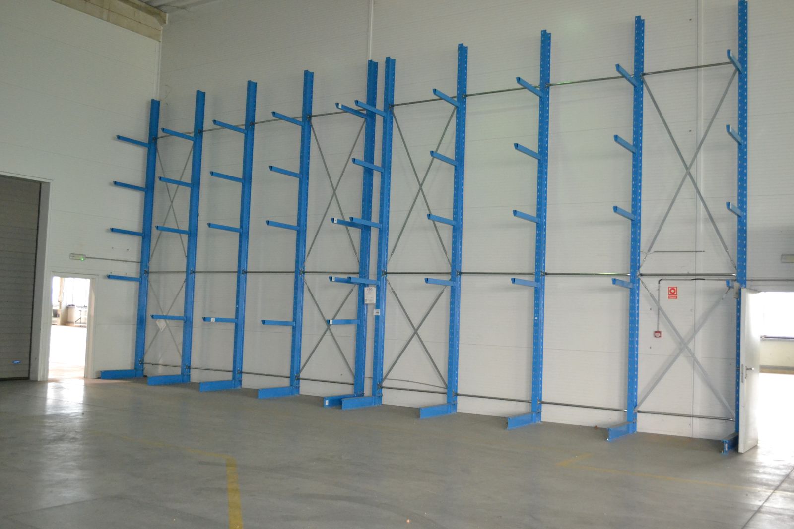 Szálanyagtároló állvány 1