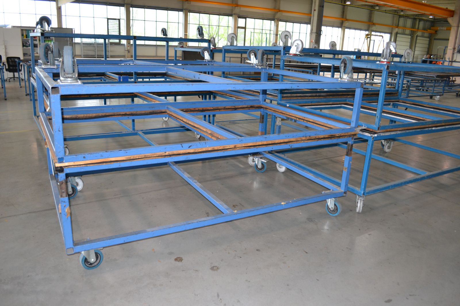 Gurulós szerelőasztalok 2