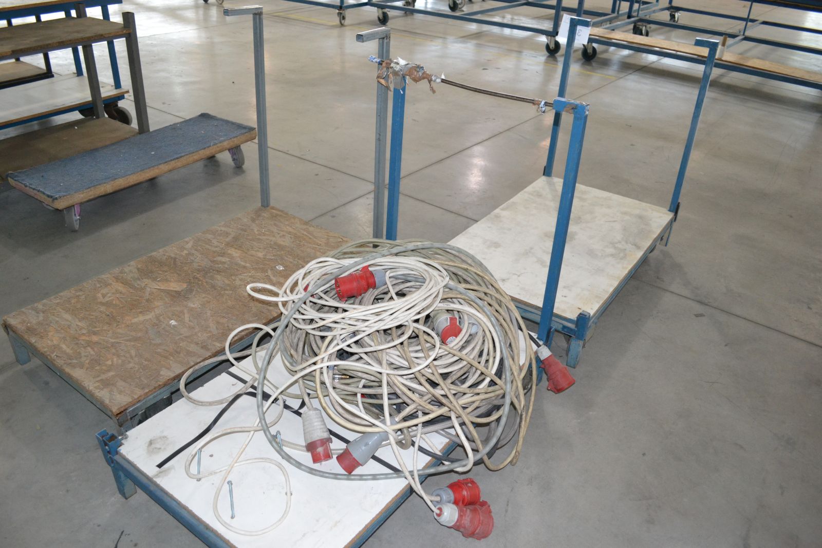 Szállítókocsi és kábelek 3