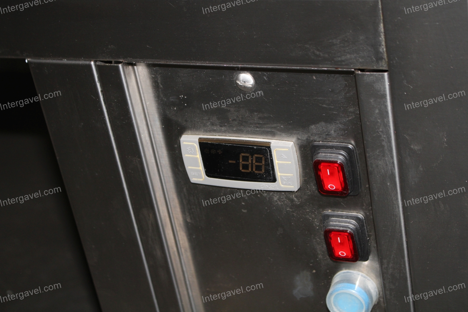 Melegen tartó pult 7