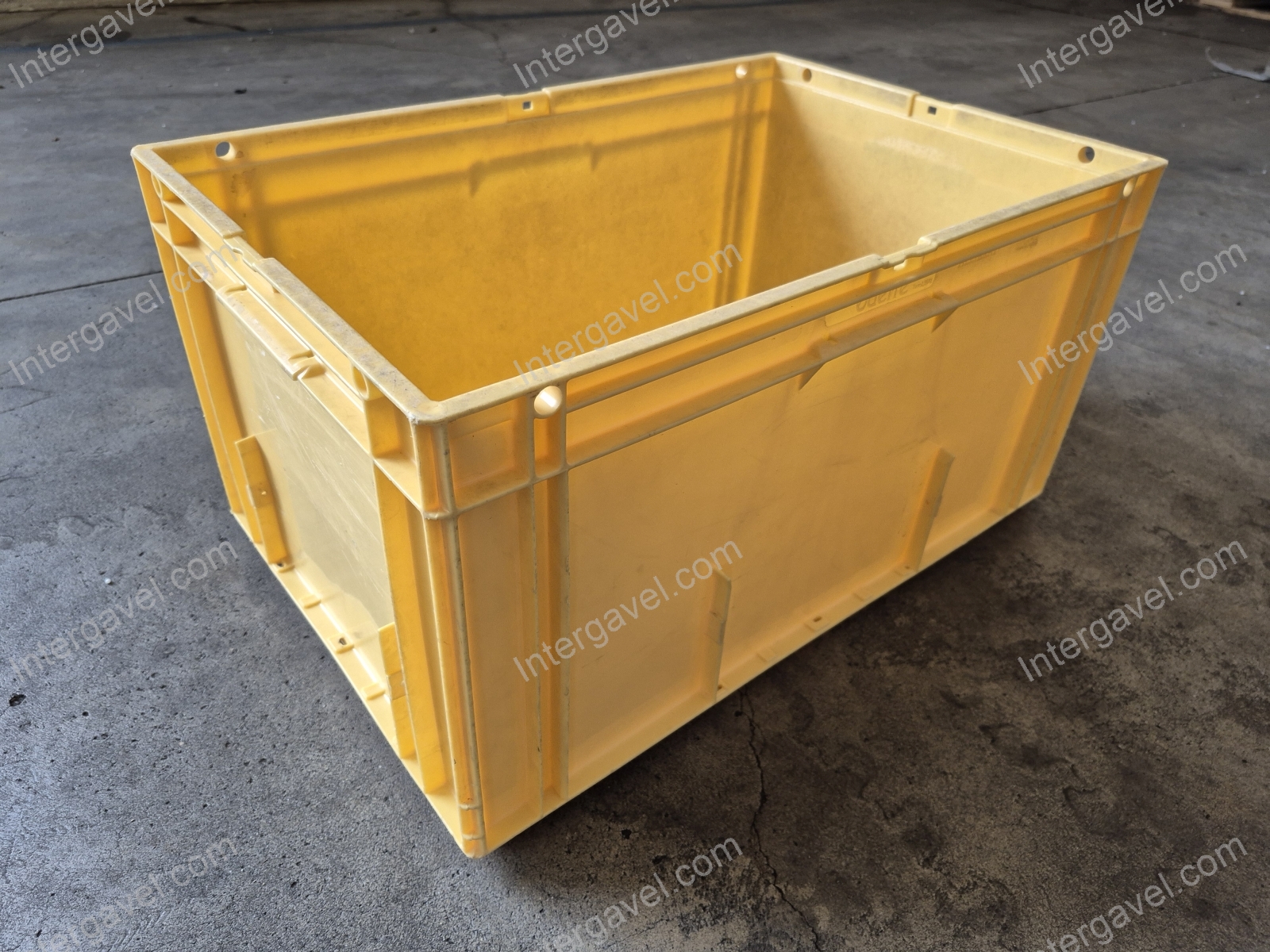 Sárga műanyag láda 1