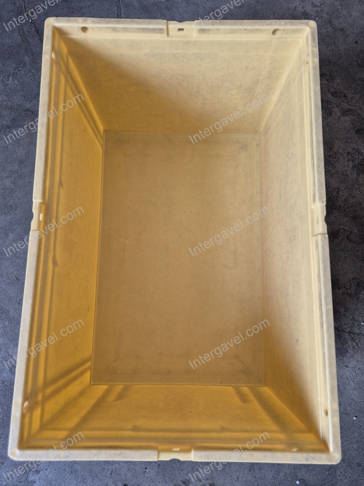 Sárga műanyag láda 4