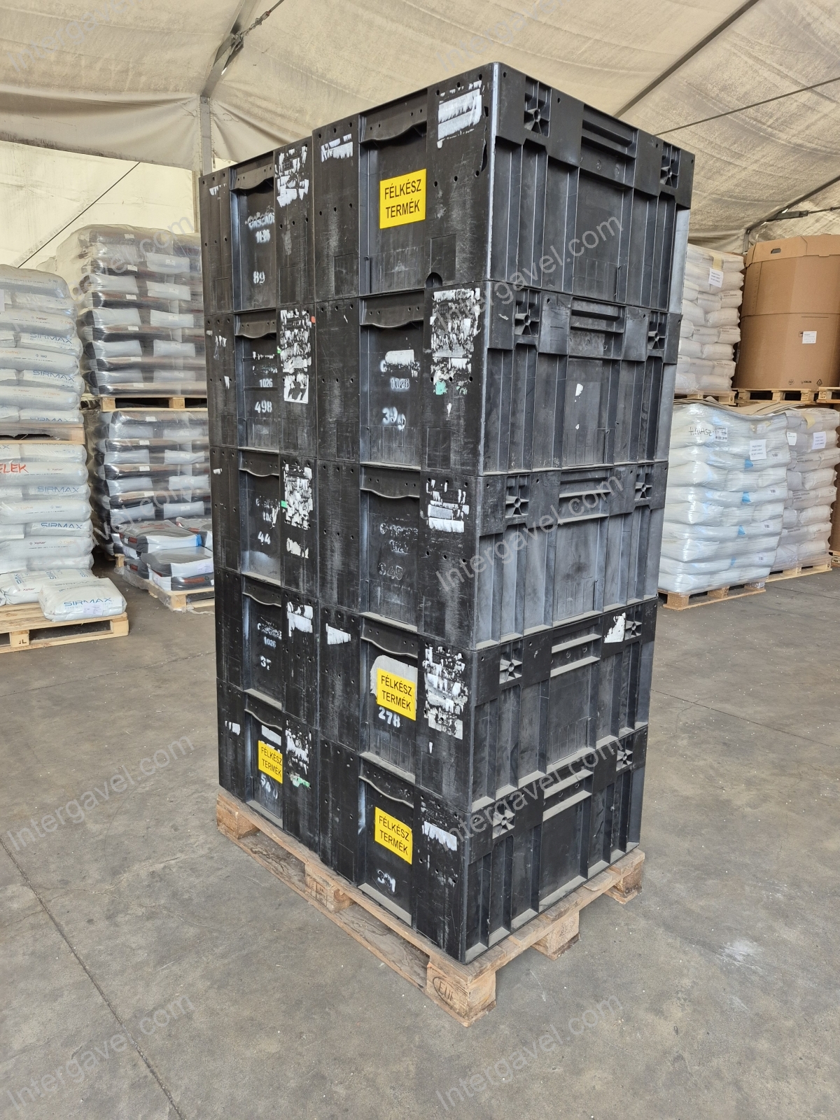 Duplafalú, fekete láda 5