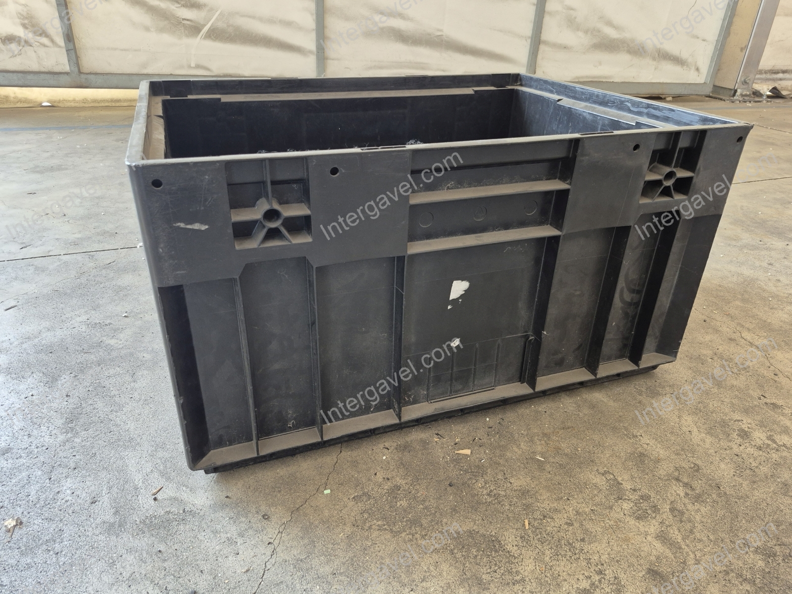 Duplafalú, fekete láda 2