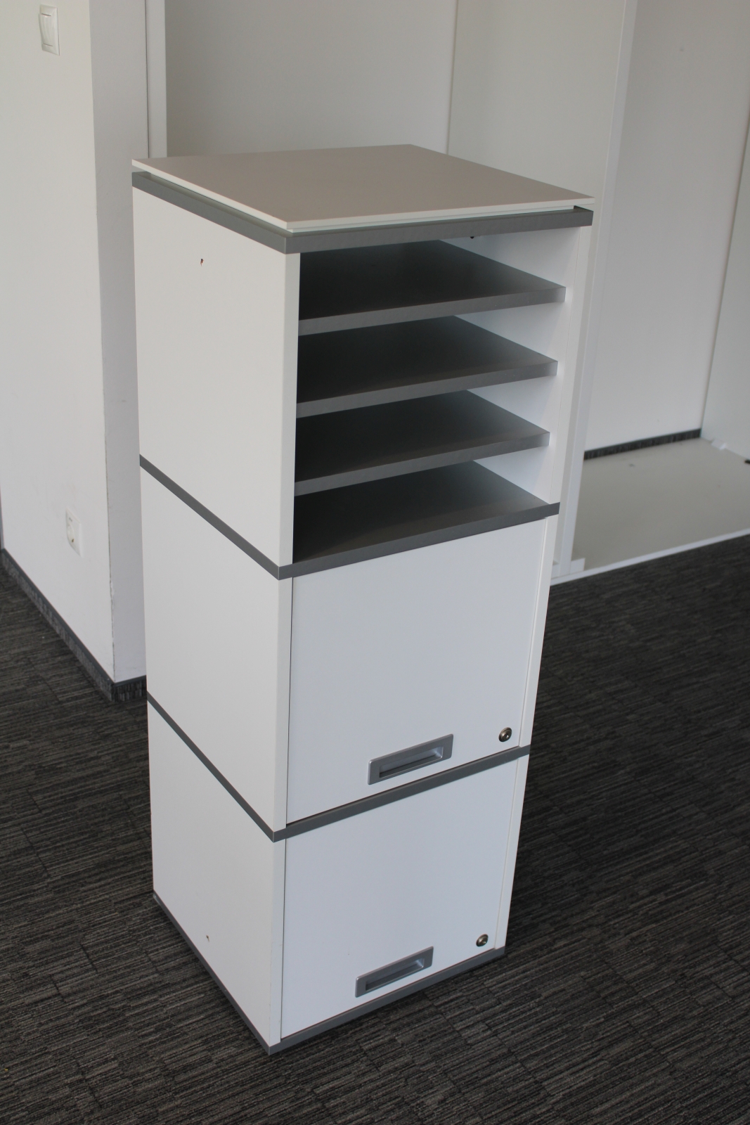 Irattartó szekrény keskeny 1