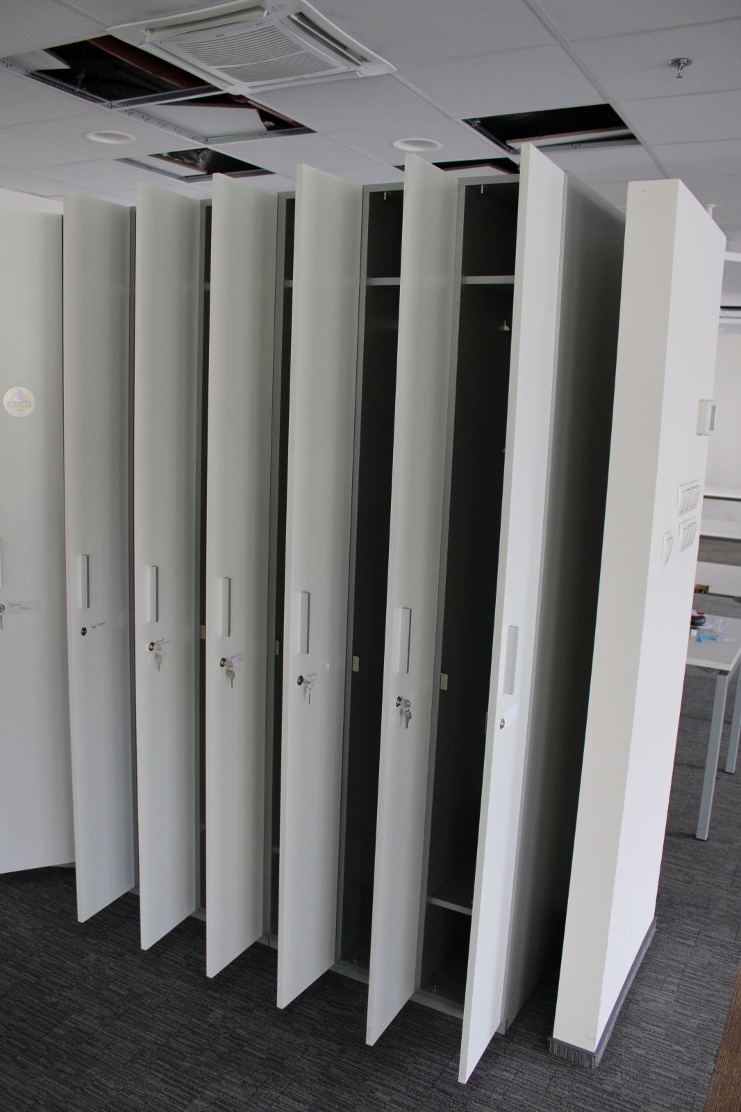 Öltöző szekrény 1