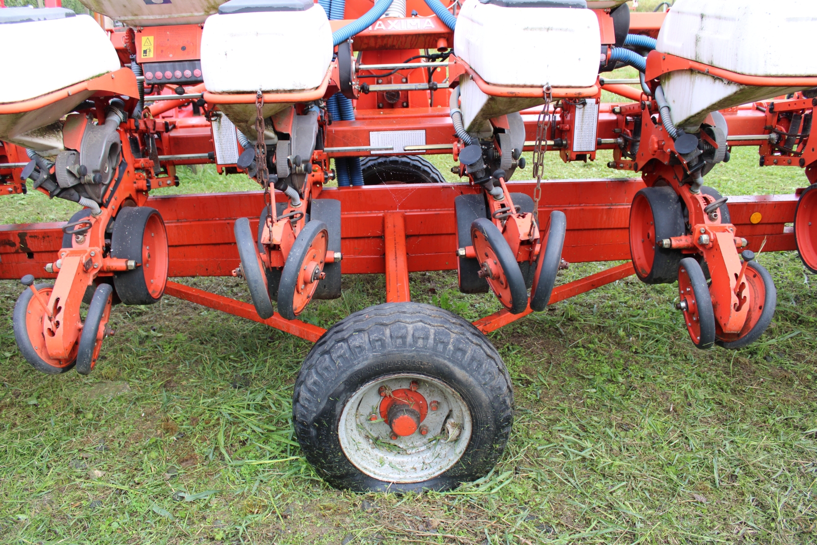 Szemenkénti vetőgép, Khun 7