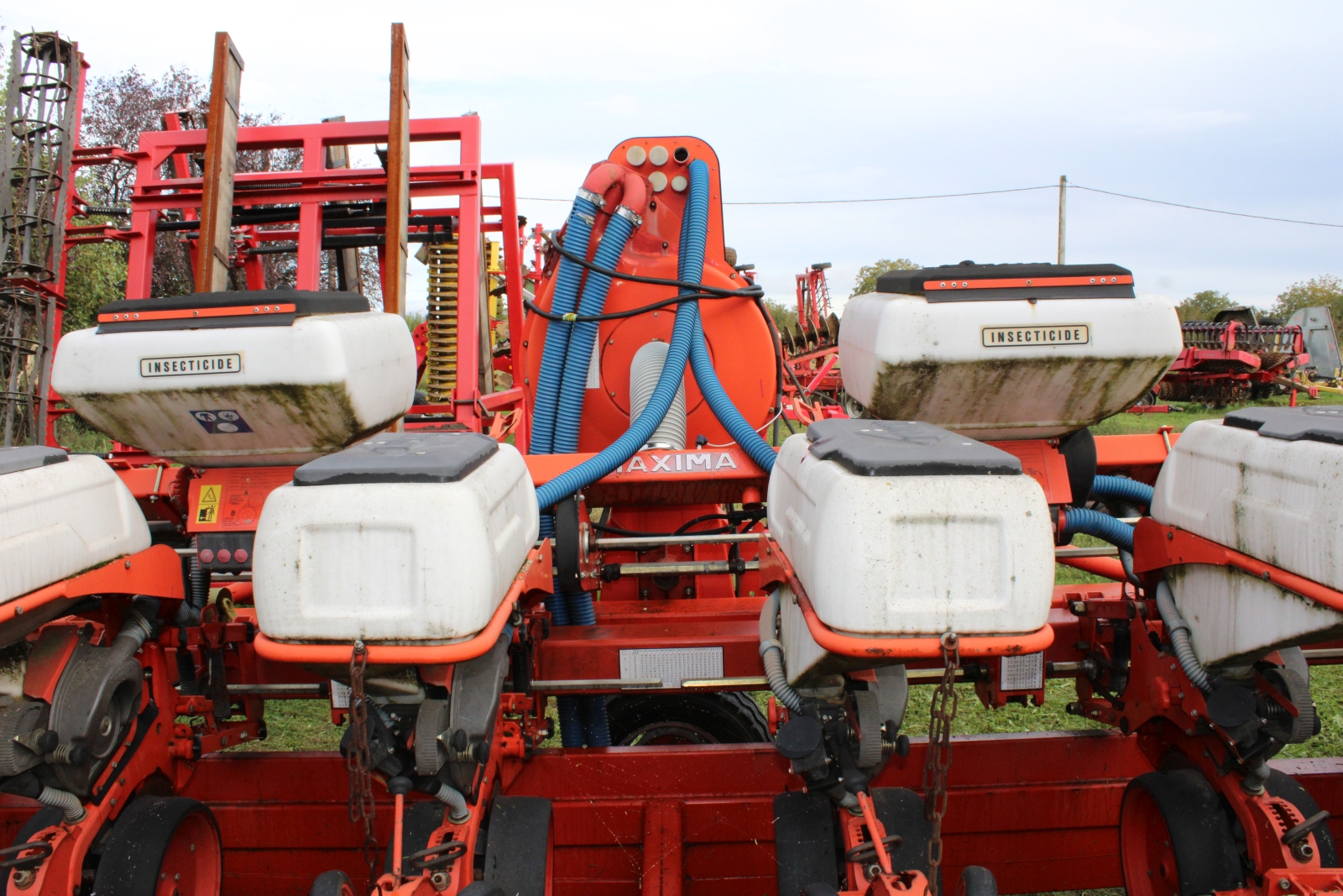 Szemenkénti vetőgép, Khun 8