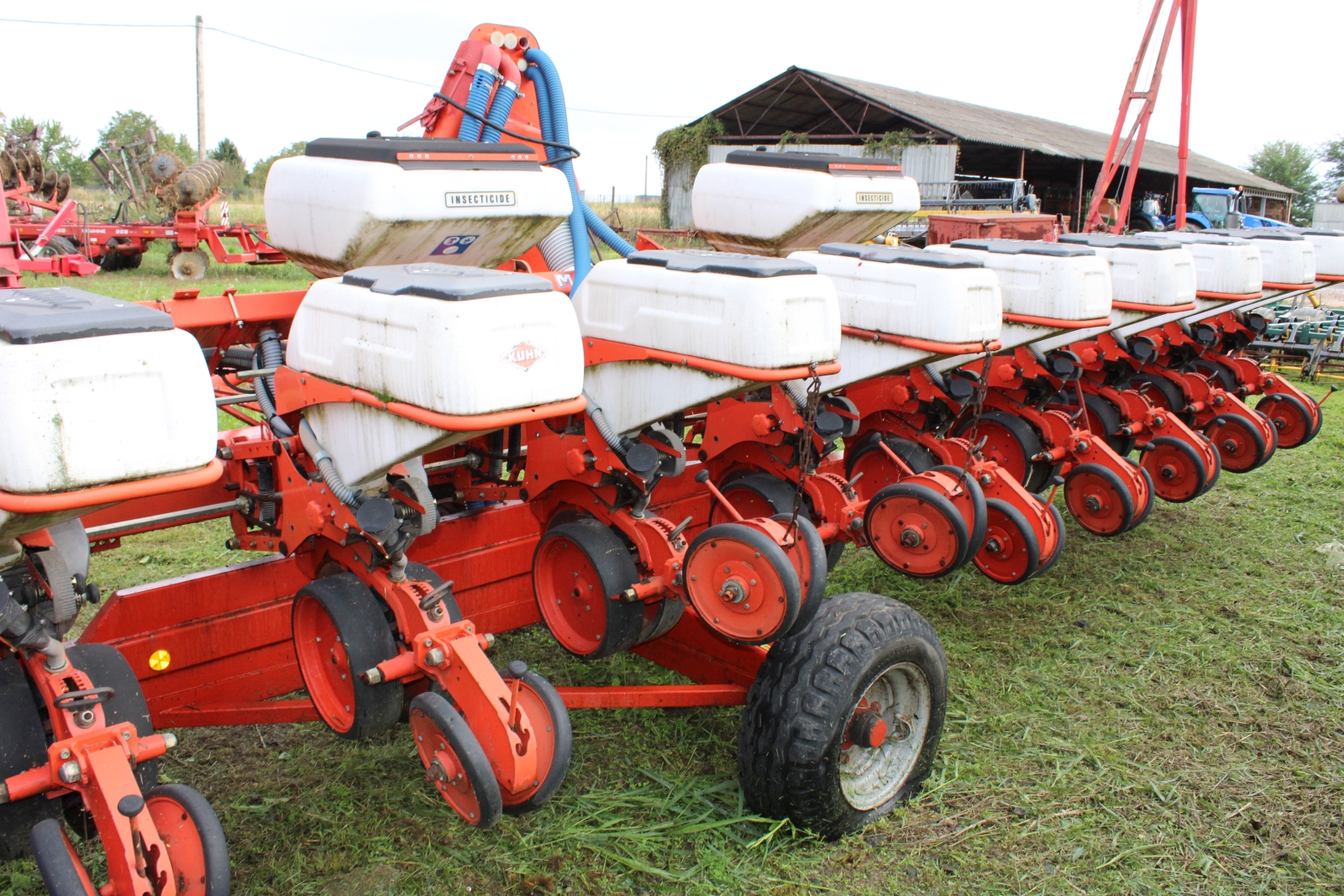 Szemenkénti vetőgép, Khun 10