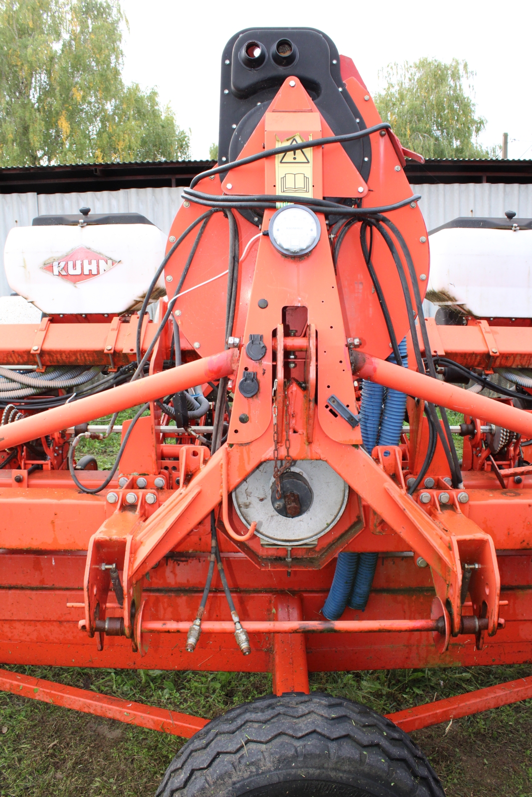 Szemenkénti vetőgép, Khun 16