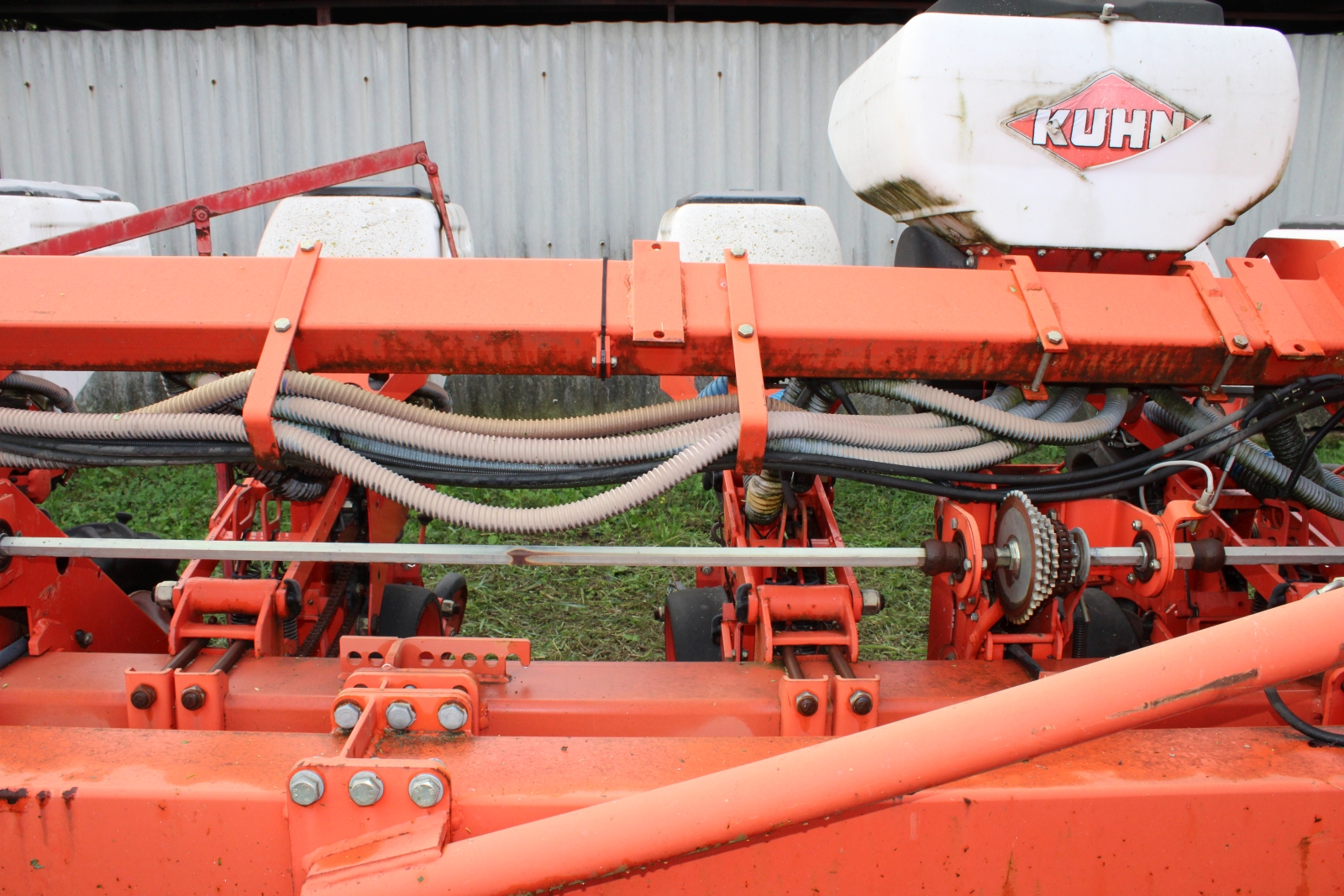 Szemenkénti vetőgép, Khun 21