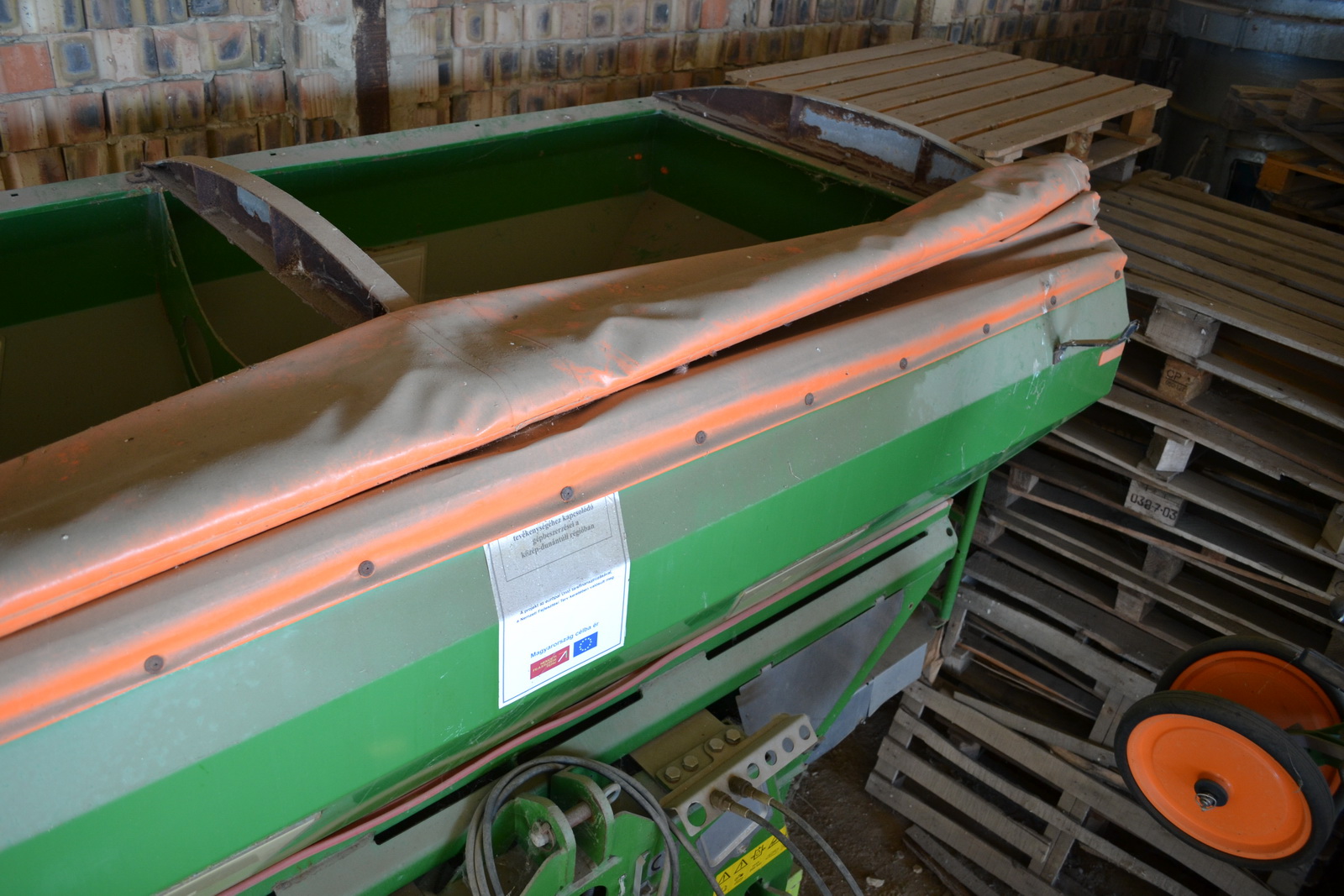 Műtrágyaszóró 11