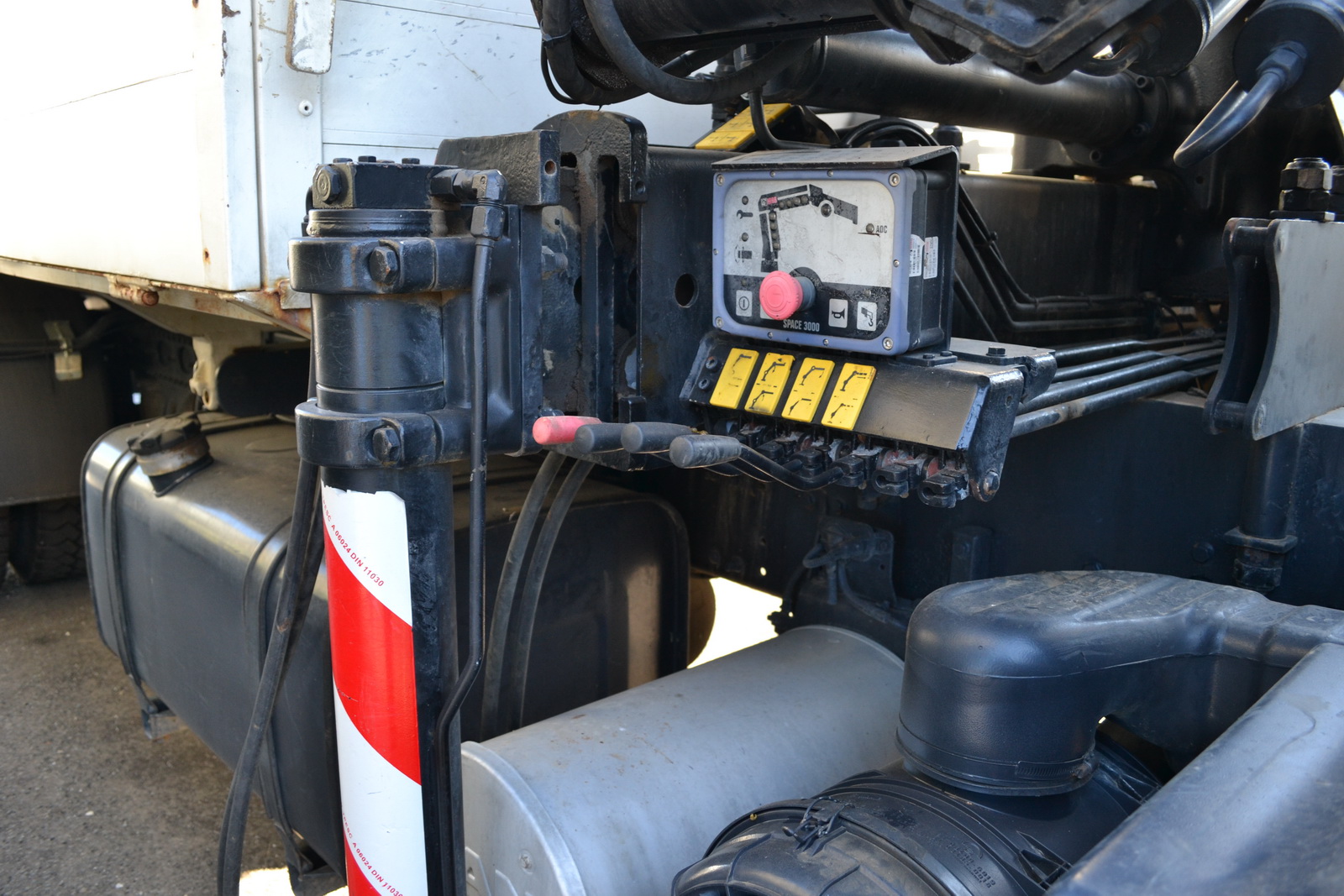 MAN teherautó daruval 16