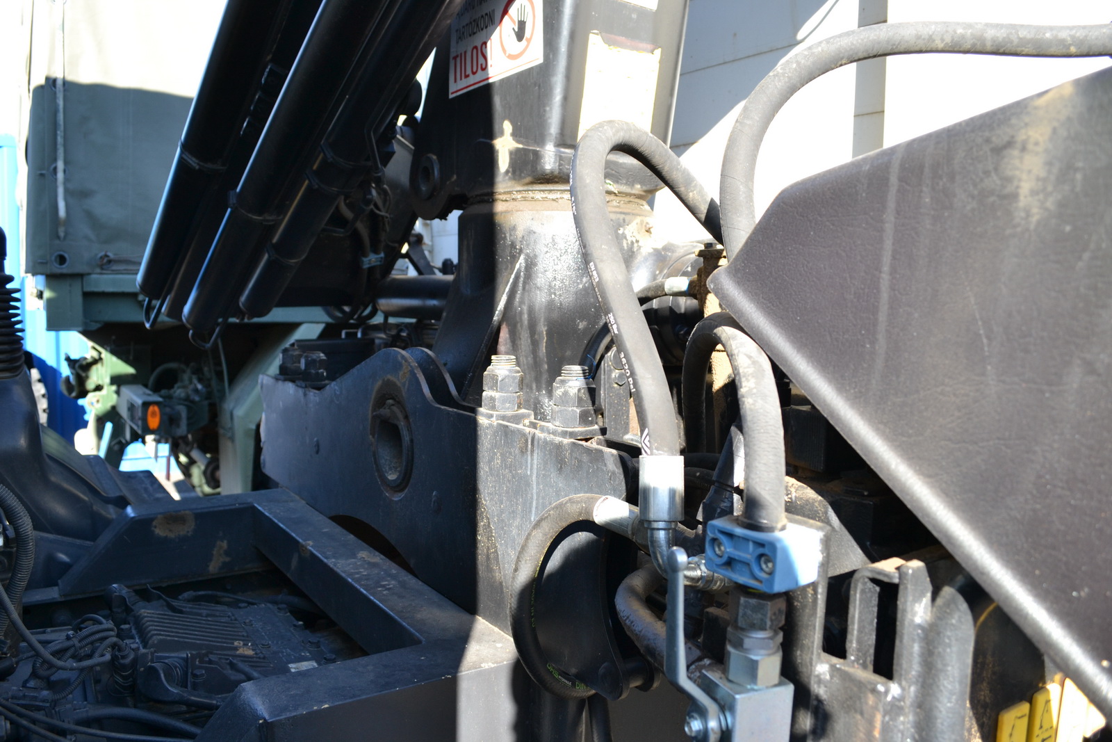 MAN teherautó daruval 18